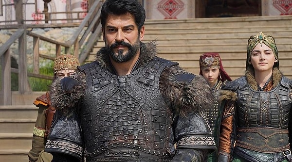 Burak Özçivit'in diziden ayrılmasının ardından Kuruluş Osman'da yaprak dökümü yaşanmıştı.