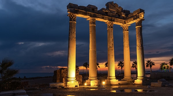 10. Visit the Temple of Apollo in Didim