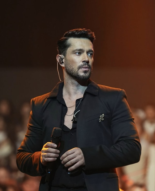 Murat Boz Kimdir?