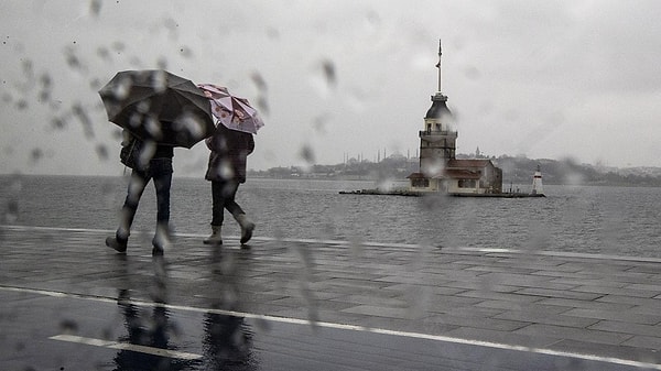 İstanbul sağanak yağışlara teslim.