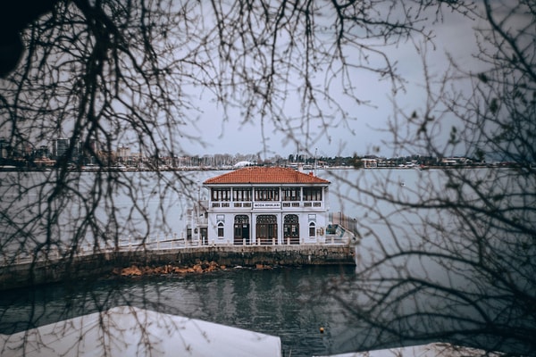 Where do Bosphorus Tour Departures Start?
