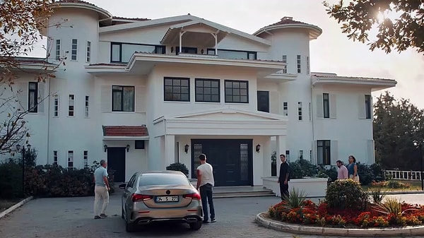 Satışa çıkarılan köşkün fiyatı da böylece ortaya çıkmış oldu.