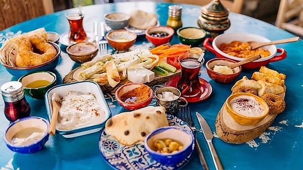 1. Sabah kahvaltısında elin ilk neye gider?