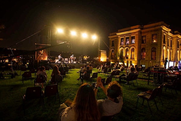 Feriye Open-Air Cinema – A Meeting of Elegance and Cinema in Ortaköy