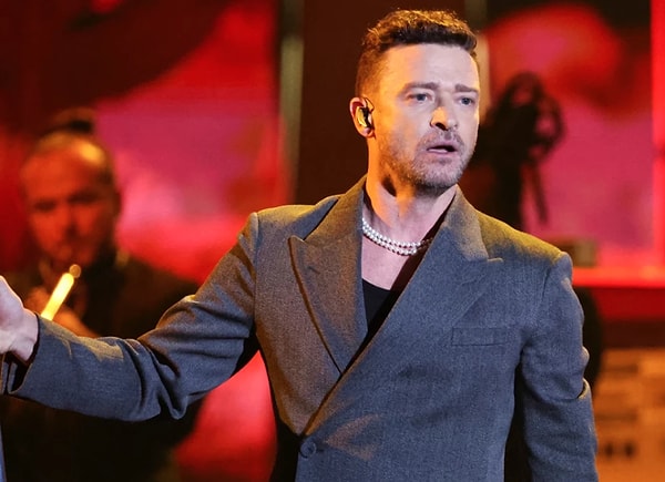 BrandUnion organizasyon şirketi, yaşanan aksaklıkların nedenini "terör tehdidi" olarak açıklasa da konser sosyal medyada büyük ses getirmişti.