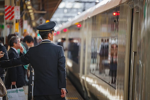 Japon tren sisteminde dakiklik, sadece plan değil bir itibar meselesi.