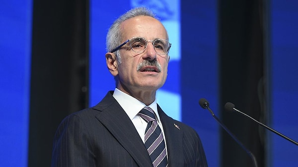 Balıkesirli vatandaşların "GSM operatörleri çekmiyor" isyanını gören Ulaştırma Bakanı Abdulkadir Oraloğlu, depremin ardından ilk açıklamasını yaptı.