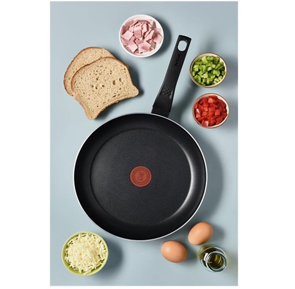 Bugün Amazon’da indirime giren Tefal Titanyum Difüzyon Tabanlı Tava, mutfakta pratiklik ve lezzeti bir arada isteyenler için birebir!