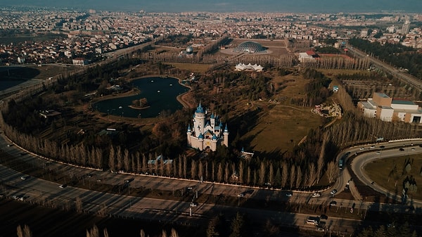 Where is the Sazova Science, Culture and Art Park, and How Can I Get There?