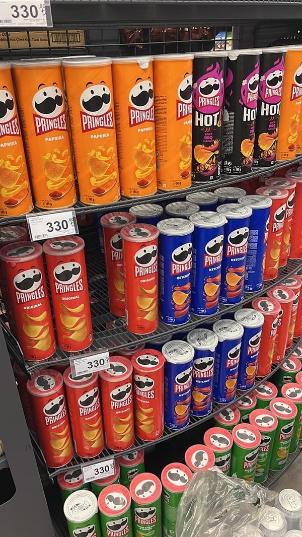 Zamanında Cem Uzan’ın sahibi olduğu Star Gazetesi ile Türkiye pazarına “lüks tüketim” olarak giriş yapan Pringles en sevilen cipslerin başında geliyor.