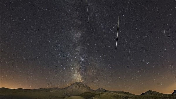 Ünlü astrologdan müjdeli haber geldi: Gökyüzünden sevgi ve şans yağmuru yağacak.