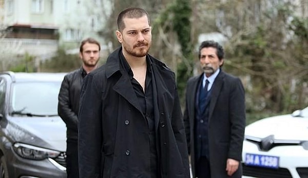 Hatırlarsanız "İçerde" dizisinde de Aras Bulut İynemli ile başrolü paylaşmıştı kendisi.