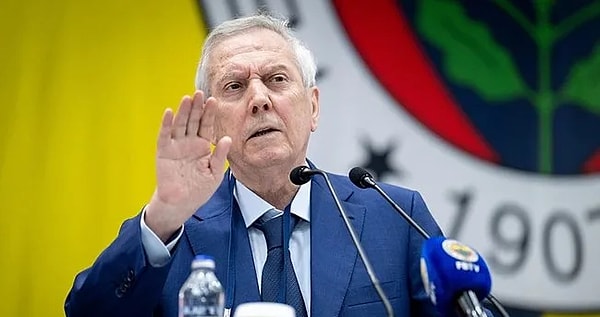 Aziz Yıldırım, gençlerle bir araya gelerek Fenerbahçe'nin gündemini değerlendirdi.