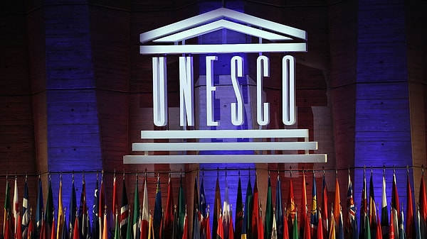 6. UNESCO tarafından kültür mirası olarak kabul edilen, Anadolu coğrafyasındaki tek Dede Korkut mezarı hangi ilimizdedir?