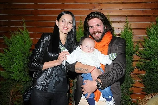 Magazine biraz olsun hakim olanlar mutlaka hatırlar! Tolga Karel, buralarda henüz o kadar popüler değilken Azeri Manken Günay Musayeva ile evlenmişti.