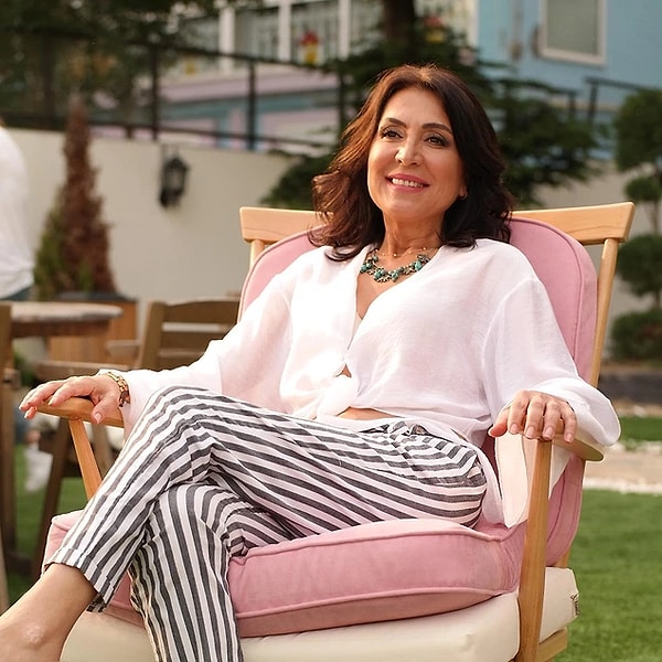 Hudutsuz Sevda'da rol alan oyunculardan biri olan Asuman Dabak'ın yeni dizisi belli oldu.