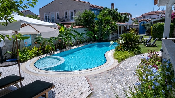 Where to Stay in Alaçatı?