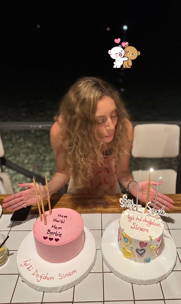 38. yaş gününü kutlayan Aslan burcu güzel oyuncumuzun pastaları dikkat çekti.