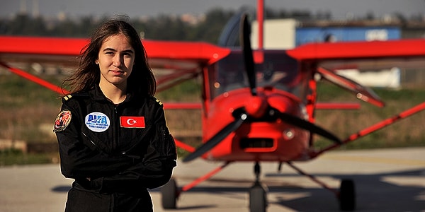 Defne Özcan kimdir?