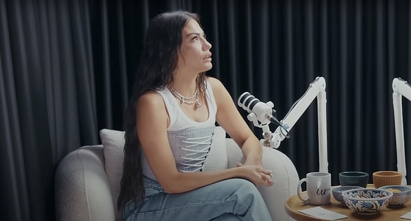 Ünlü oyuncu Demet Özdemir, InStyle'ın konuğu oldu.