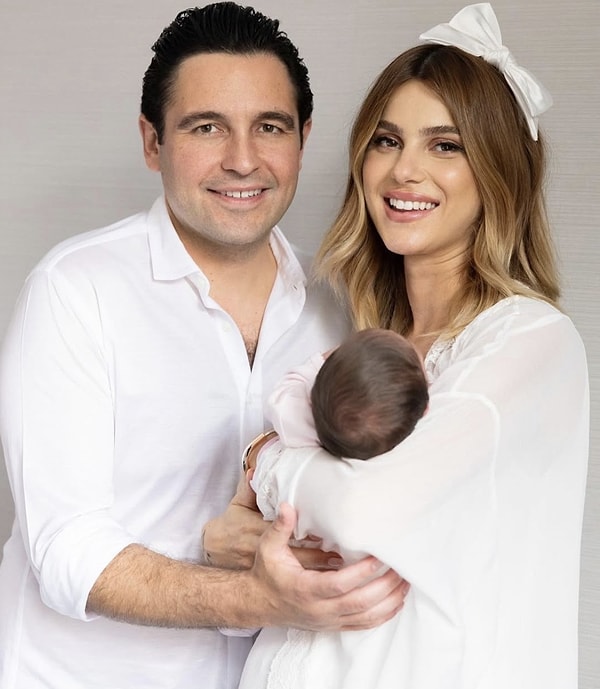Türkiye'nin royal ailesi, attıkları her adımla gündem olan Sabancıların en gözde çifti senelerdir Hacı ve Nazlı Sabancı biliyorsunuz.