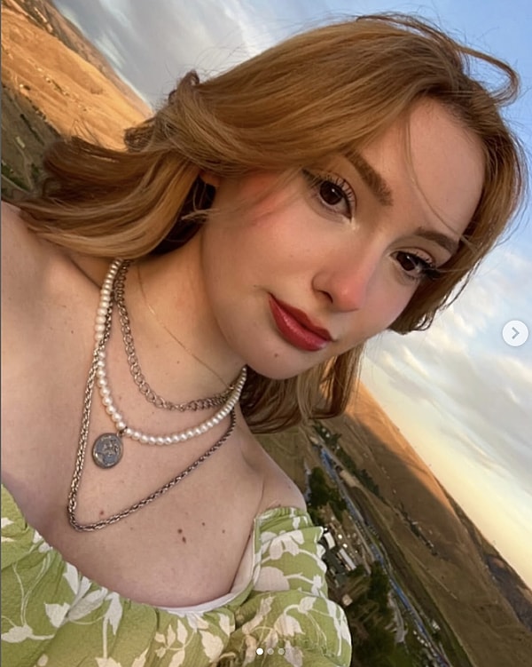 Eldorina (Gizem Çağlar) Kimdir?