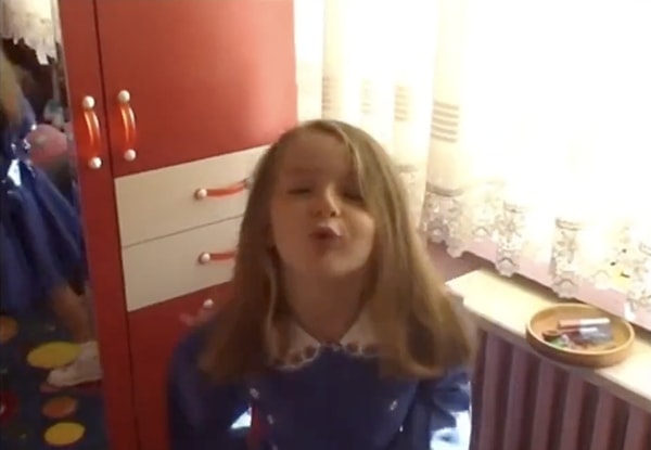 Videonun her detayı ise ayrı güzel.