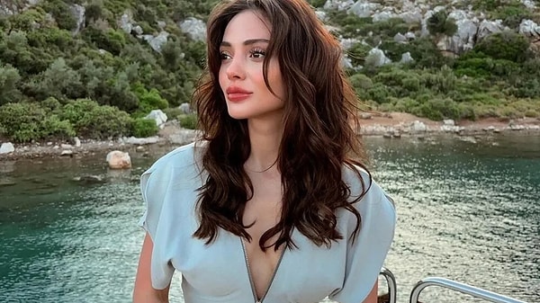 Ünlü oyuncu Rabia Soytürk, Teşkilat dizisinde Tolga Sarıtaş'ın yeni partneri oldu.