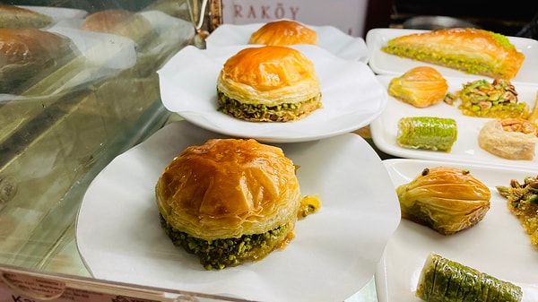 Special Desserts for Healthy Eating at Karaköy Güllüoğlu