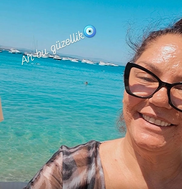 İzel, sosyal medya hesabında yaptığı son paylaşımla, beden algısı ve estetik baskılara karşı güçlü bir duruş sergiledi.