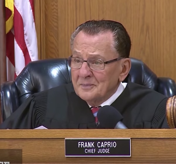Frank Caprio'nun Eğitim Hayatı
