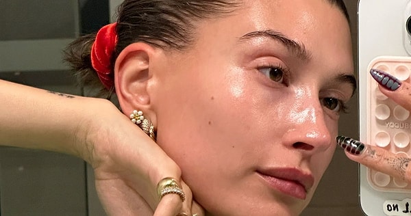 Hailey Bieber "Double Cleanse" diyor!