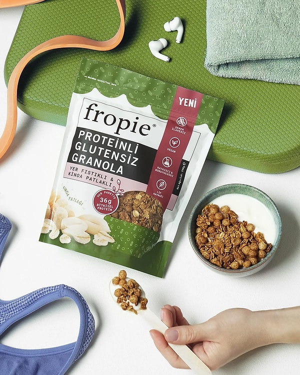 Protein Granola, güne enerjik bir başlangıç yapmak ya da gün içinde sağlıklı bir atıştırmalık arayanlar için ideal bir seçenek.