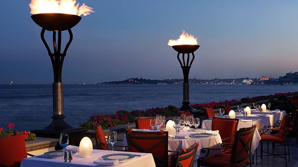 7. Aqua – Four Seasons Bosphorus, Beşiktaş