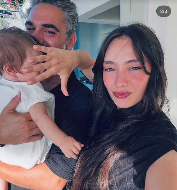 Doğumdan bu yana 5 aydan fazla zaman geçmesine rağmen, çift oğullarının yüzünü sosyal medyada paylaştıkları fotoğraflarda göstermemekte ısrarcı.