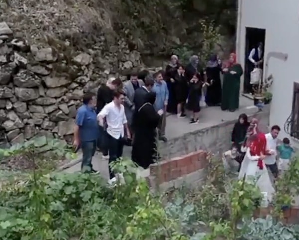 Trabzon'daki olayda gelişigüzel silah sıkanlardan birinin özel harekat polisi olduğu öğrenildi.