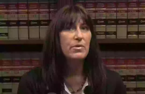 Stevens, belgelerde de belirtildiği gibi “doğal olarak iyi ve cömert biri olduğu için” böbreğini bağışlamayı düşündüğünü söyledi.