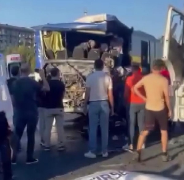 TEM’de kaza oldu, ölü ve yaralılar var, yol kapandı!
