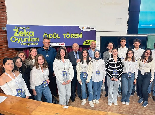 Sorular Guinness Rekortmeni Emrehan Halıcı’dan, Cevaplar Sizden…