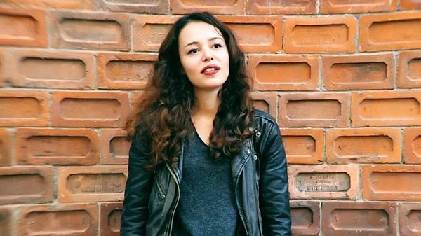 Film yönetmeni ve sinema küratörü Lara Kamhi "Belki de tam zamanı" diyerek 19 yıl önce Volkan Büyükhanlı ile sevgili olduğu dönemde yaşadıklarına dair önemli iddialarda bulundu.