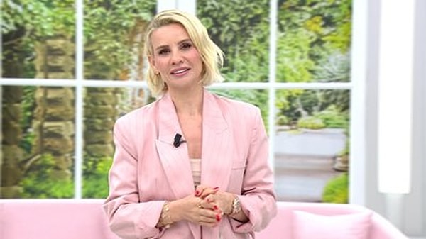 Esra Erol'da Hangi Kanalda Çıkıyor, Saat Kaçta?