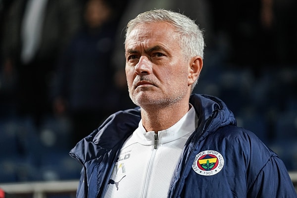 Fenerbahçe, 0-0 berabere kaldığı ilk maçın rövanşında yarın akşam saat 22.00’de Benfica ile çok kritik bir maça çıkacak.