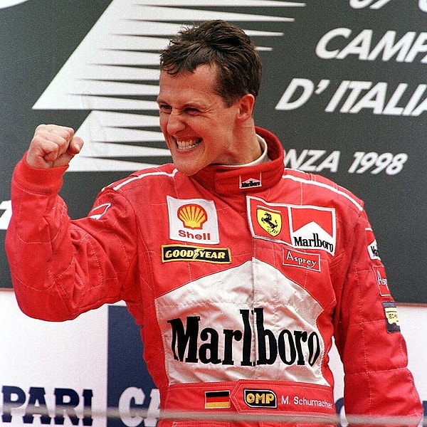 Michael Schumacher pistlerdeydi.