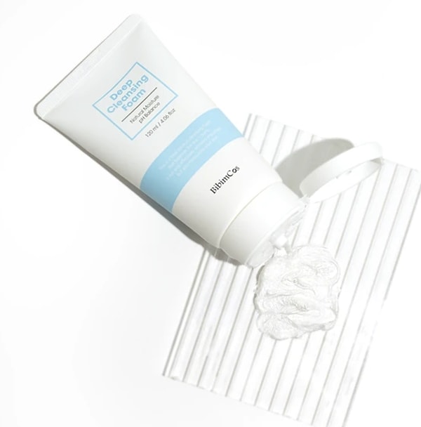 Cildinizi nazikçe arındırırken aynı zamanda nemini korumak istiyorsanız Bibimcos Deep Cleansing Foam güzel bir tercih olabilir.