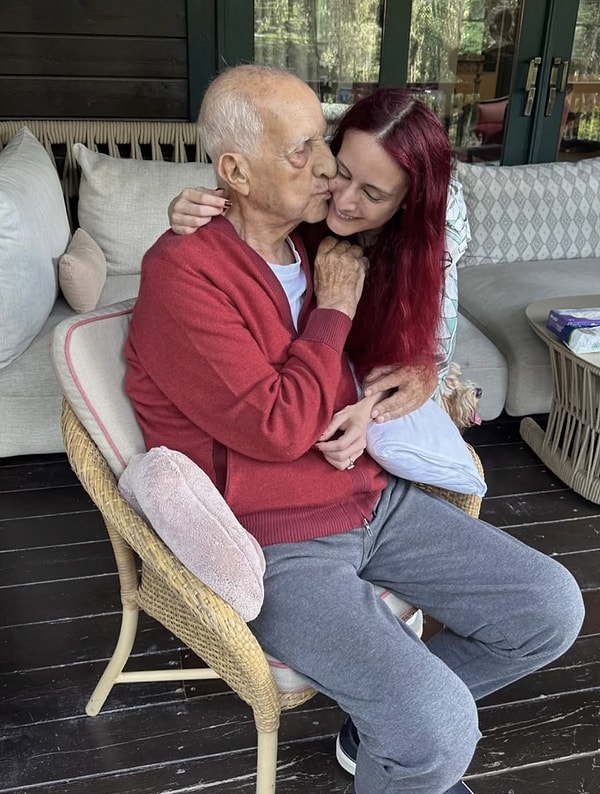 İpek Kıraç, babası İnan Kıraç ile barıştığını bu fotoğrafla duyurmuştu.