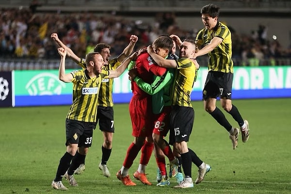 Kairat Almaty büyük bir başarı gösterdi ve Şampiyonlar Ligi'nde son aşamaya kendini taşıdı.