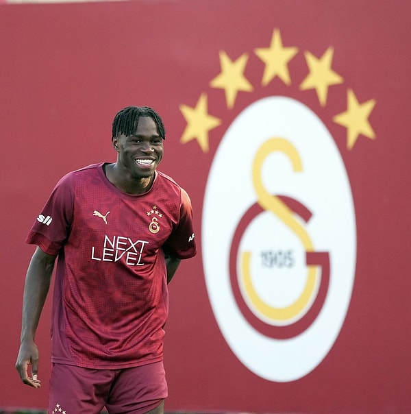 Wilfried Singo ilk antrenmanına çıktı.