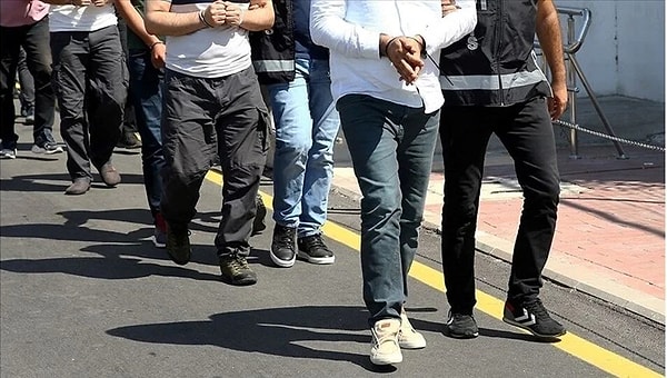 Dolandırıcıların bu sefer ki adresi internet üzerinden korsan yayınlar yapan “İnat Box” uygulaması oldu.
