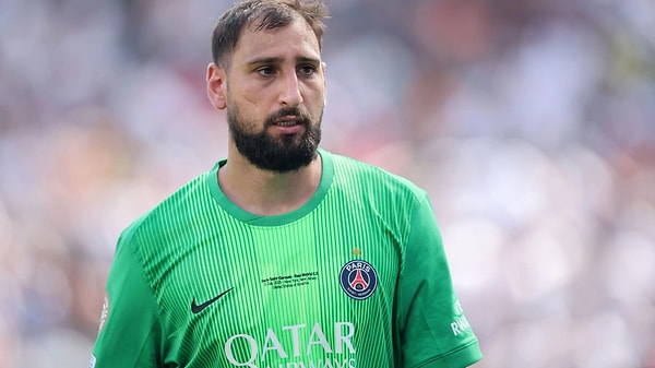 Galatasaray, PSG'ye sonraki satıştan %100 pay vermeyi teklif etti.