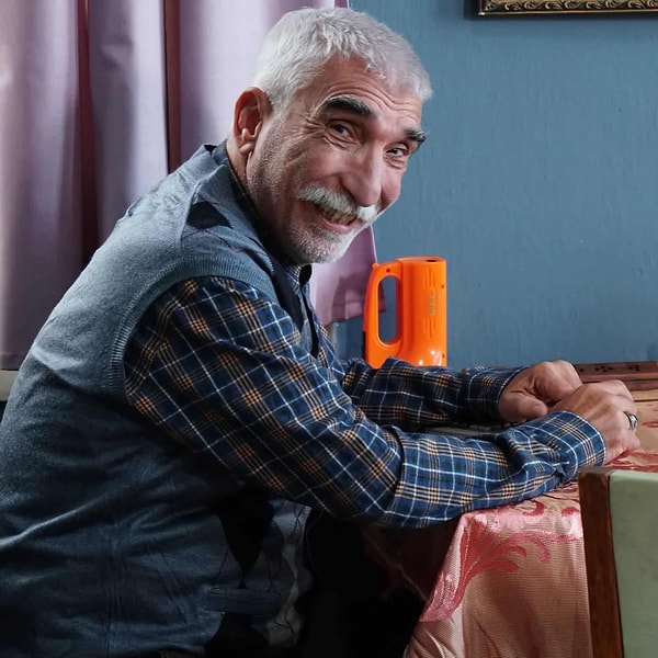 Akasya Durağı dizisinde hayat verdiği Osman Ağa karakteriyle popüler olan, birçok önemli projede yer almış Cezmi Baskın hakkındaki iddialar sosyal medyada büyük tepki çekmişti.